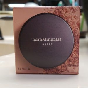 Bare Minerals matte foundation MEDIUM New in box!